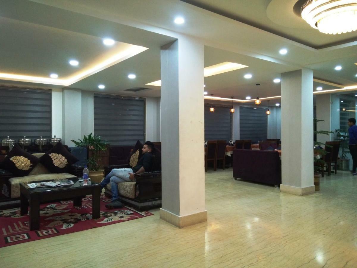 فندق إيه كاي كونتيننتال دارامشالا المظهر الخارجي الصورة